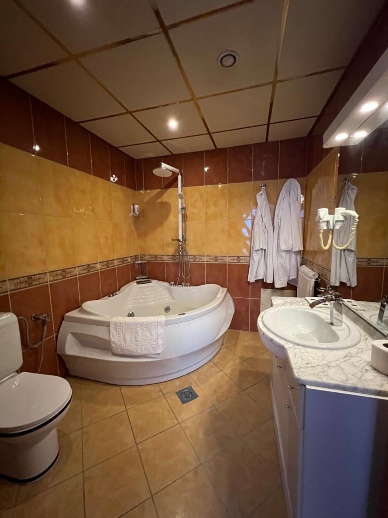 Hotel Princi I Arberit Prishtinë Ngoại thất bức ảnh