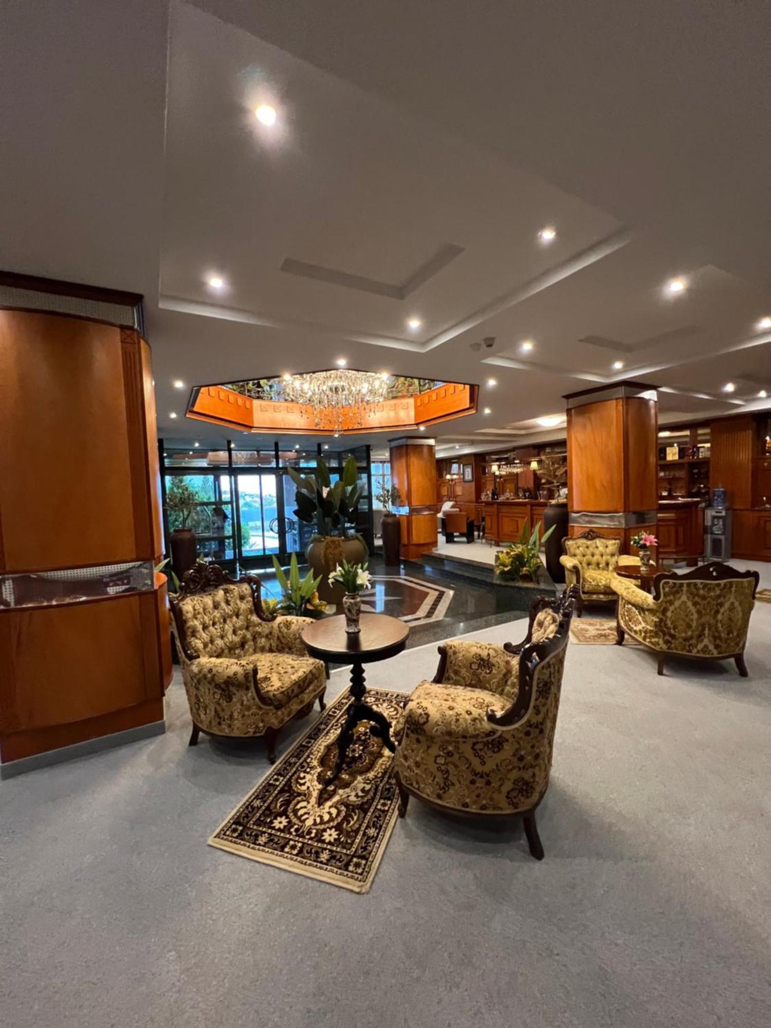 Hotel Princi I Arberit Prishtinë Ngoại thất bức ảnh